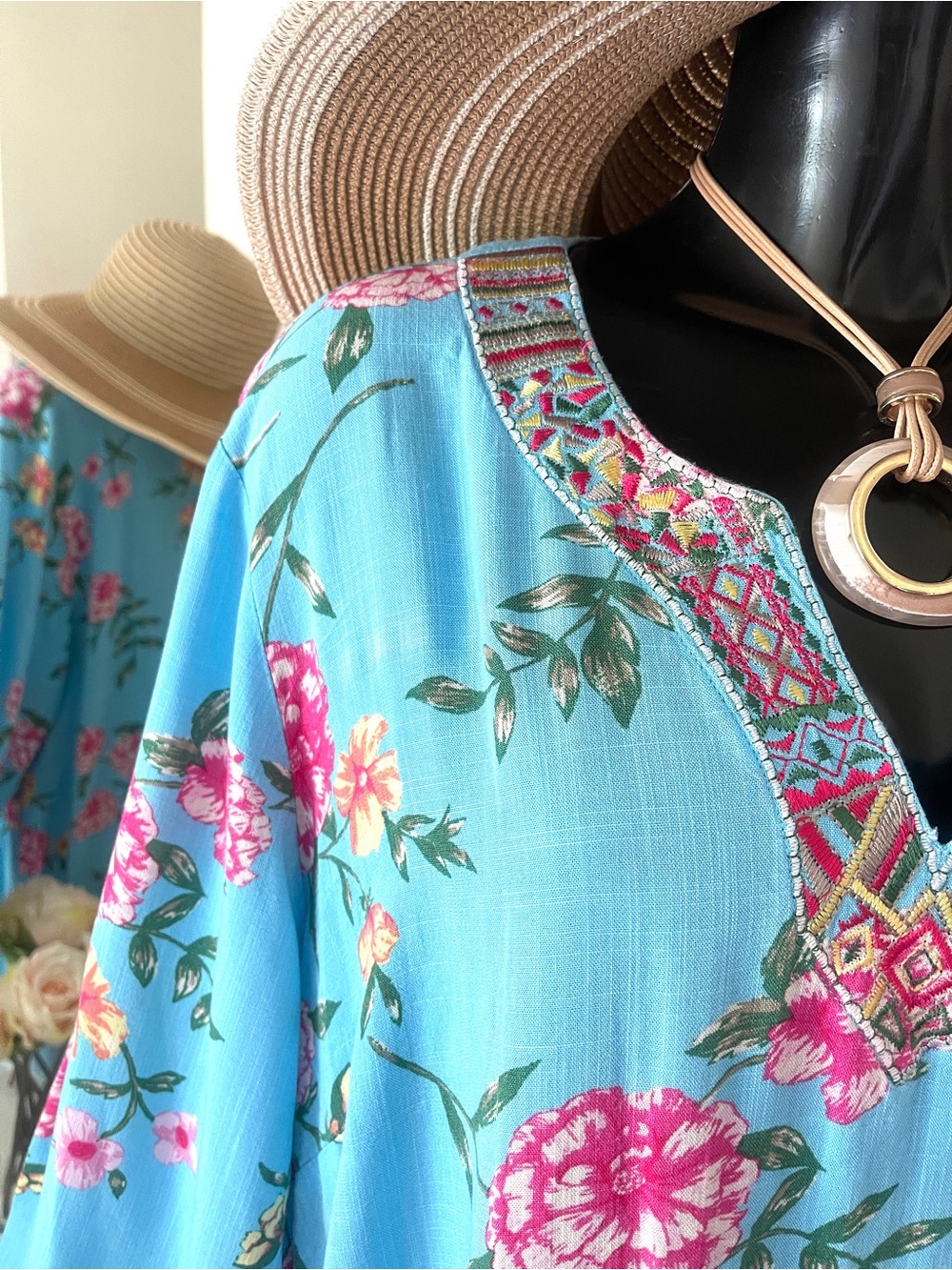 BELLE BY KIM GRAVEL Blue Floral Tunic XL Womens Top Flowers Shirt Embroidere - Picture 4 of 8